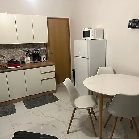 Apartment Varos9 *